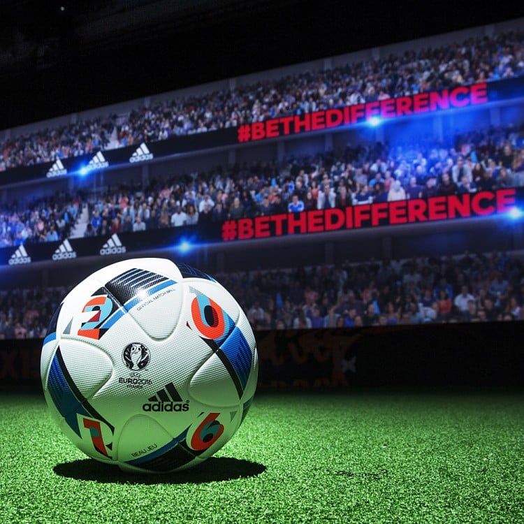 Der offizielle Spielball der EM 2016, der „Beau Jeu 2016“