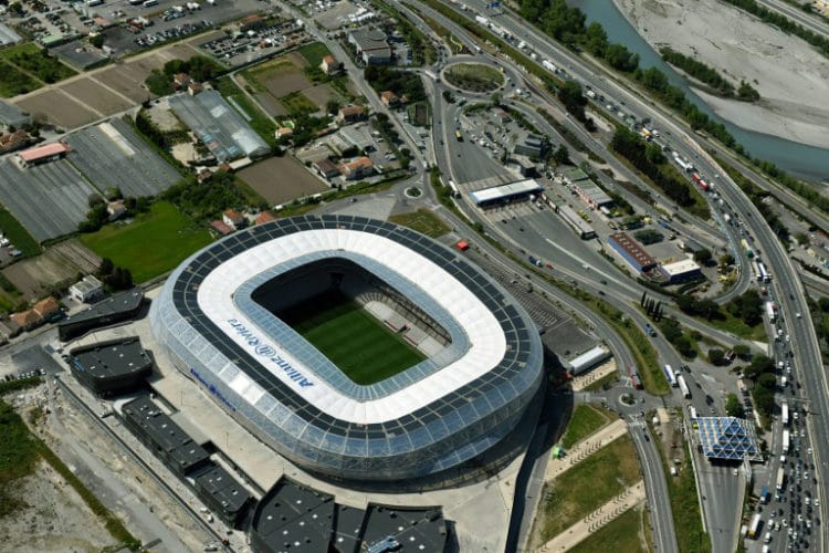 Das EM-Stadion von Nice "Stade Allianz Riviera". / AFP PHOTO / EUROLUFTBILD / Robert Grahn