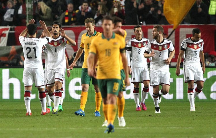 Deutschland feiert das 1:0 gegen Australien am 25.03.2015 (AFP PHOTO / DANIEL ROLAND)