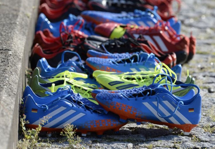 Fußballschuhe der Fußballnationalmannschaft zur WM 2014 (Foto AFP)