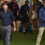 Bundestrainer Joachim Löw und US coach Jürgen Klinsmann (R) beim Spiel der WM Vorrunde n der Pernambuco Arena in Recife am 6.Juni 2014. AFP PHOTO / NELSON ALMEIDA