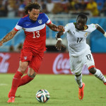 US Mittelfeldspieler Jermaine Jones (L) mit Ghana's Mohammed Rabiu (R) bei der WM 2014 in der Dunas Arena in Natal am 16.Juni 2014. AFP PHOTO / EMMANUEL DUNAND