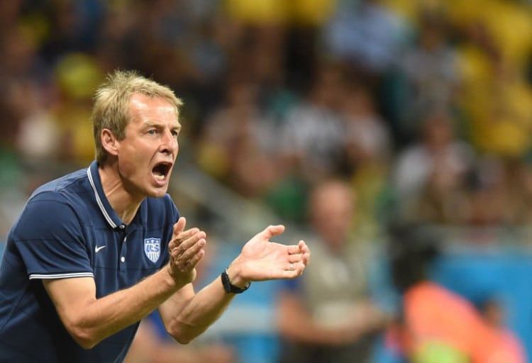Bye bye Jürgen Klinsmann! USA feuert seinen Trainer: US Trainer Jürgen Klinsmann beim Spiel Belgien gegen die USA in Fonte Nova Arena in Salvador am 1.Juli 2014 - das Aus seines Teams bei der WM 2014 im Achtelfinale. AFP PHOTO/ FRANCISCO LEONG