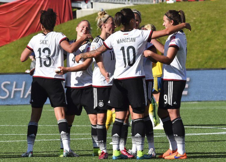 Die DFB-Frauen wollen auch gegen Frankreich jubeln © Foto: AFP