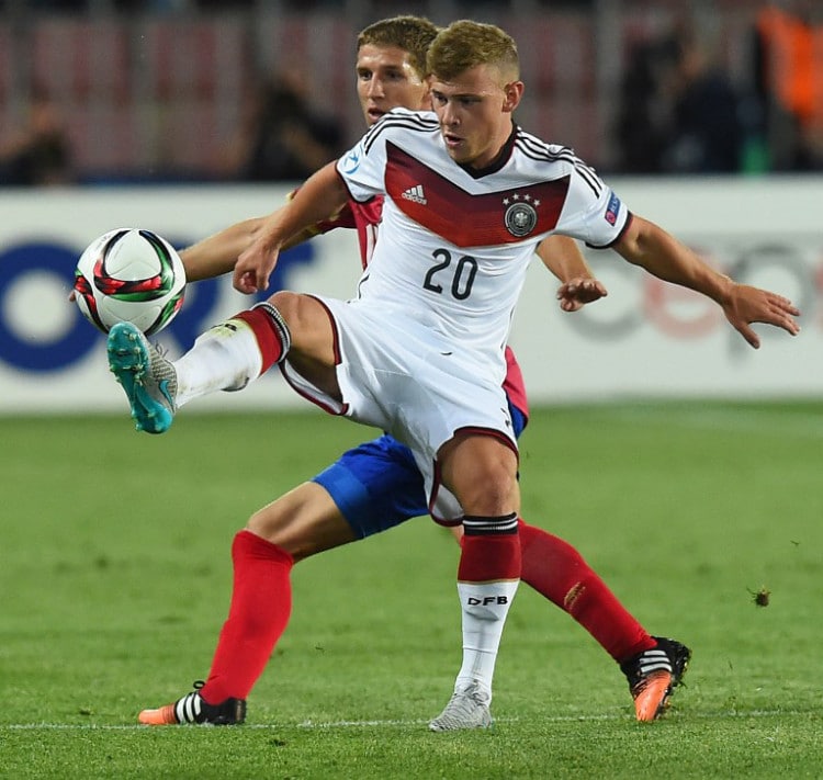 Max Meyer beim U21-Auftaktspiel gegen Serbien in Prag am 17.Juni 2015.  AFP PHOTO JOE KLAMAR