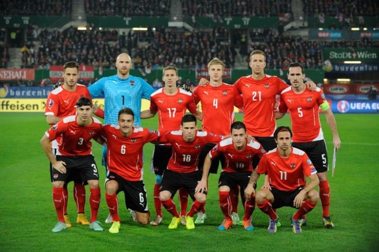 Österreichs Nationalmannschaft beim Hinspiel gegen Russland AFP PHOTO / CHRISTIAN BRUNA