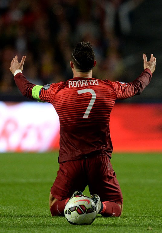 Cristiano Ronaldo beim Länderspiel gegen Serbien in der EURO 2016 Qualifikation am 27.März 2015. AFP PHOTO/ PATRICIA DE MELO MOREIRA