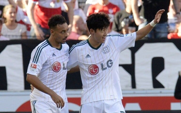 Neuer Mitspieler für Karim Bellarabi und Heung-Min Son: Charles Aranguiz wechselt zum Werksklub © AFP