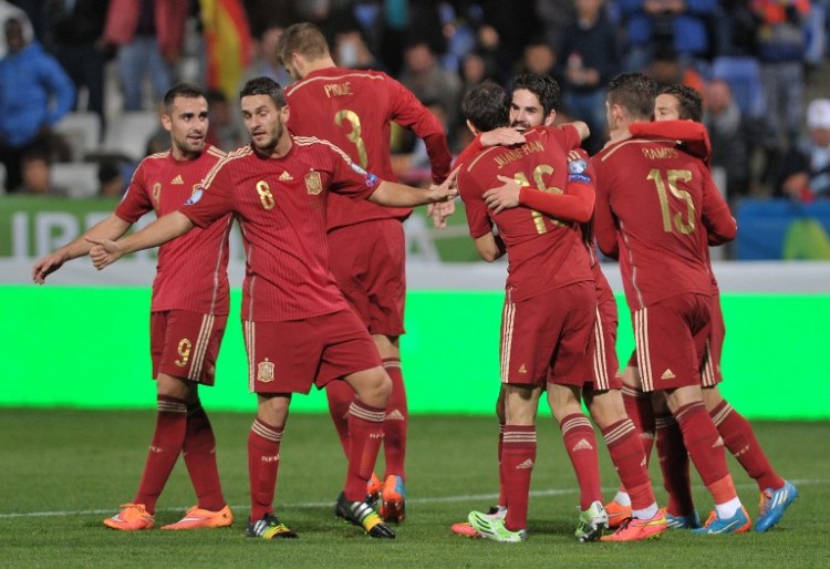 Fußball heute: Spanien kann das EM-Ticket 2016 lösen! AFP PHOTO / CRISTINA QUICLER