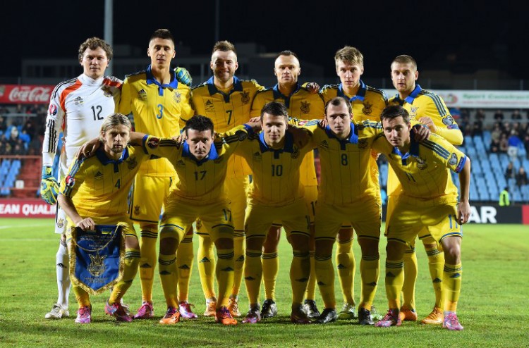Ukraines Nationalmannschaft vor dem Euro 2016 qualifying football match gegen Luxemburg am 15.November 2014. AFP PHOTO/Emmanuel Dunand