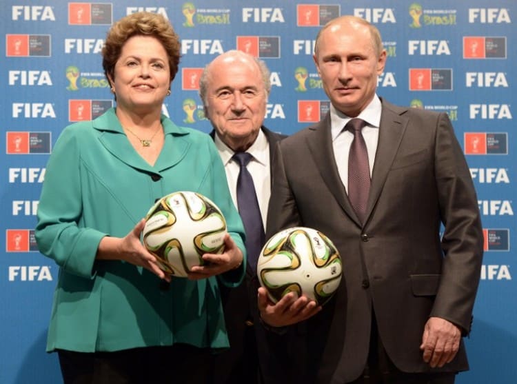 Brasiliens Dilma Rousseff, FIFA Präsident Joseph Blatter und der Russe Vladimir Putin am 13.July 2014 in Rio de Janeiro. AFP PHOTO / RIA NOVOSTI POOL / ALEKSEY NIKOLSKYI