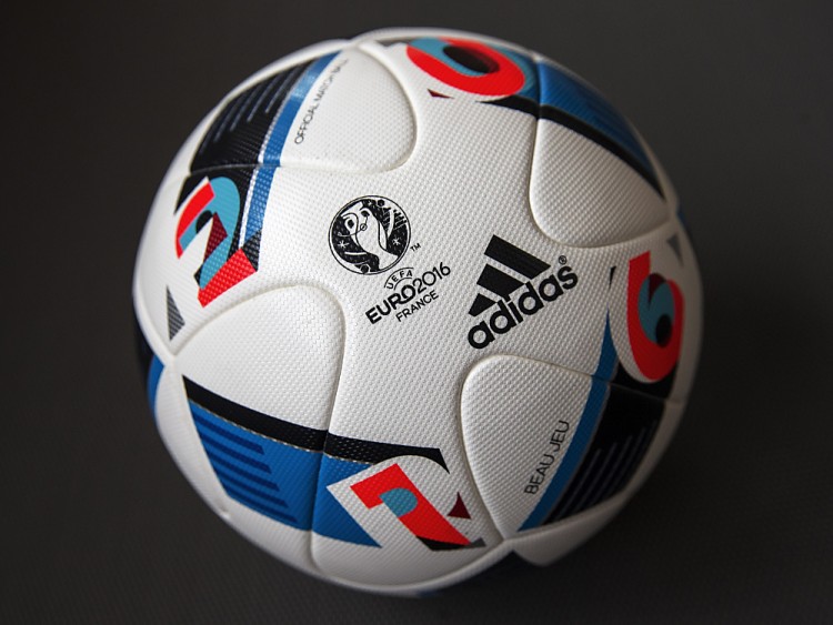 Der Beau Jeu 2016 Spielball der EM 2016.