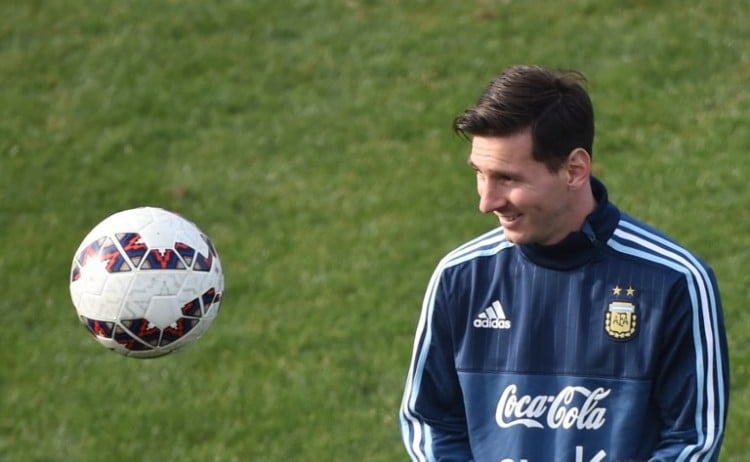 Leo Messi im Training mit der Nationalmannschaft in Chile am 27. Juni 2015. AFP PHOTO / PABLO PORCIUNCULA