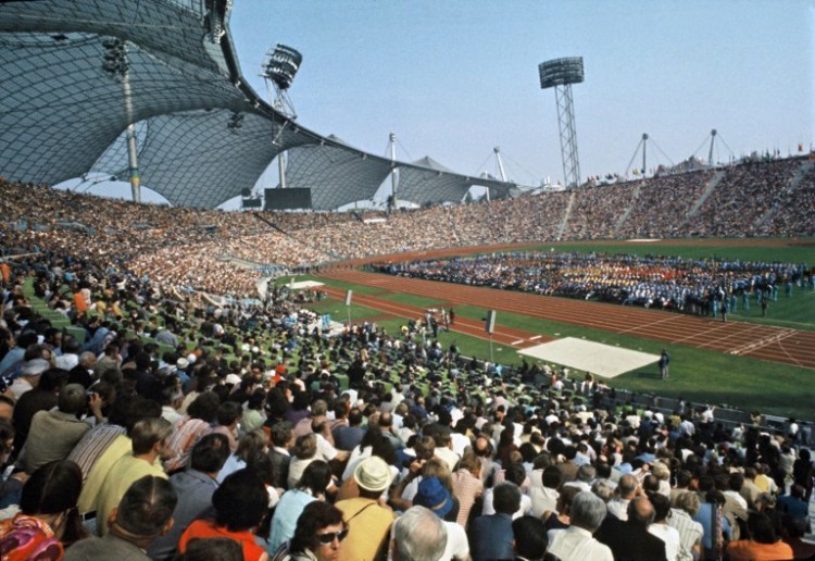 Das Olympiastadion München bei Olympia 1972 am Tag der Eröffnung / AFP / -