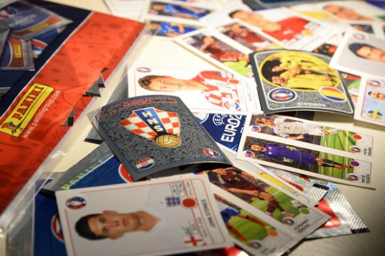 AM 15.3.2016 wurden die Panini Sticker zur "UEFA EURO 2016" in Paris vorgestellt. / AFP / BERTRAND GUAY