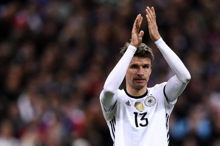 Thomas Mueller beim Freundschaftsspiel gegen Frankreich am 13.11.2015 in Paris. AFP PHOTO / FRANCK FIFE / AFP / FRANCK FIFE