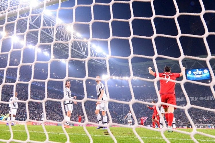 Fußballwetten sind beliebt, z.B. bei den Bayern München in der UEFA Champions League am 23.Februar 2016 gegen Juventus Turin. AFP PHOTO / OLIVIER MORIN / AFP / Olivier MORIN