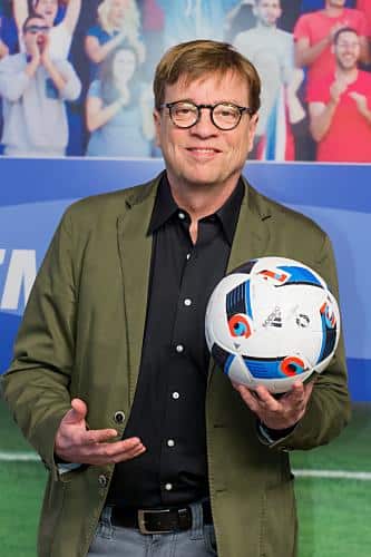 Kommentator Béla Réthy beim Finale des Confed-Cup 2017. (Copyright: ZDF/Svea Pietschmann)