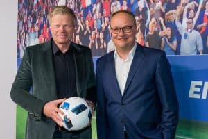 Oliver Kahn, Oliver Welke (Copyright: ZDF/Svea Pietschmann)