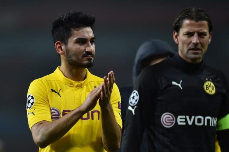 Dortmund's Ilkay Guendogan (L) - große Hoffnung, aber immer wieder verletzt. AFP PHOTO / BEN STANSALL