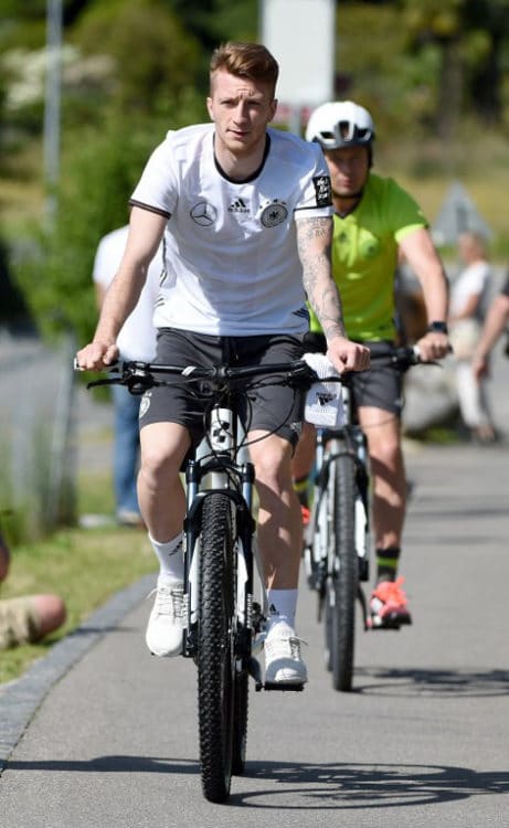 Marco Reus im EM-Trainingslager in Ascona - es reicht nicht für eine Teilnahme an der UEFA EURO 2016. / AFP PHOTO / PATRIK STOLLARZ