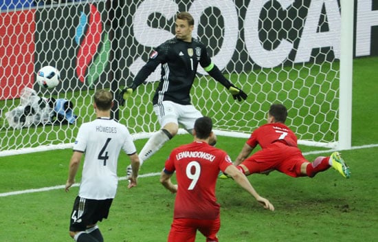 Chance für Polen im Spiel gegen Deutschland bei der EURO 2016 (0:0) Foto AFP