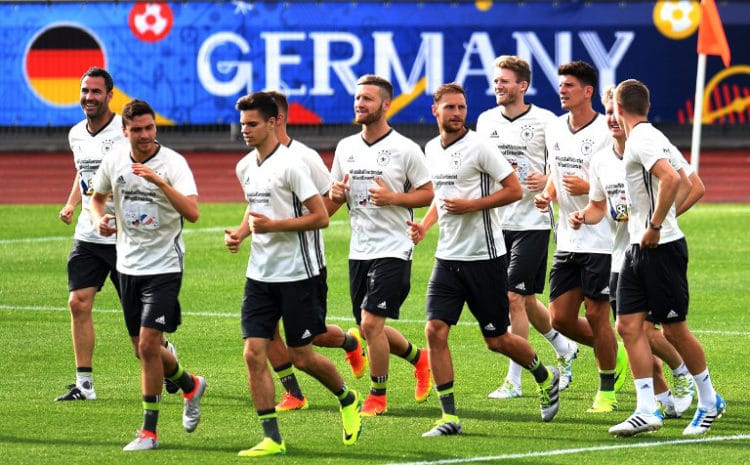 Die deutsche Fußball-Nationalmannschaft im Trainingslager in Evian-les-Bains,zur Vorbereitung zur Euro 2016 . / AFP PHOTO / PATRIK STOLLARZ