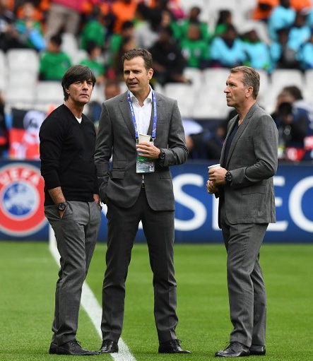 Jogi Löw, Oliver Bierhoff und Andreas Koepke bei der EM 2021/ AFP PHOTO / FRANCK FIFE