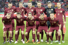 Die russiche Nationalmannschaft (vorne von links nach rechts) I