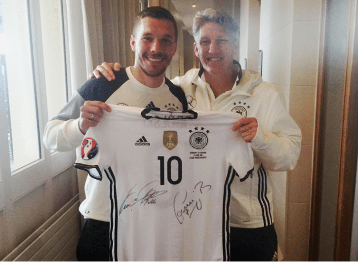 trikot-schweini-poldi