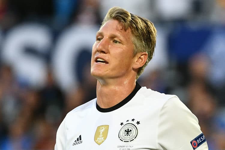 Bastian Schweinsteiger beim Spiel gegen Italien - heute auch wieder dabei? AFP PHOTO / VINCENZO PINTO