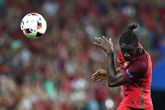 Portugal's Stürmer Eder kurz vor dem 1:0 für Portugal im EM-Finale. FRANCK FIFE / AFP