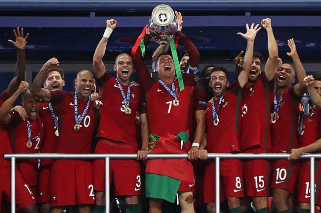 FIFA Weltrangliste im Juli 2016 - Portugal ist Europameister 2016 und neue Nummer 6 der Welt! / AFP PHOTO / Valery HACHE