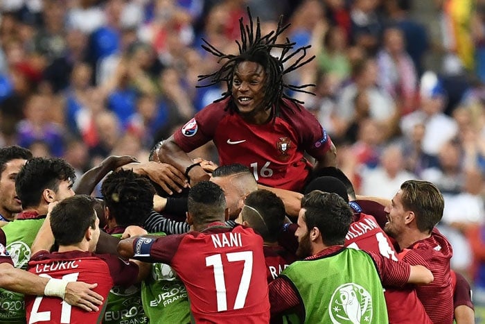 Portugal's Renato Sanches jubelt - Portugal ist Europameister 2016! / AFP PHOTO / FRANCK FIFE