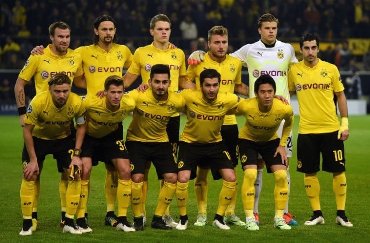 Das gelbe Trikot des BVB Borussia Dortmund am 9.Dezember 2014. AFP PHOTO / PATRIK STOLLARZ