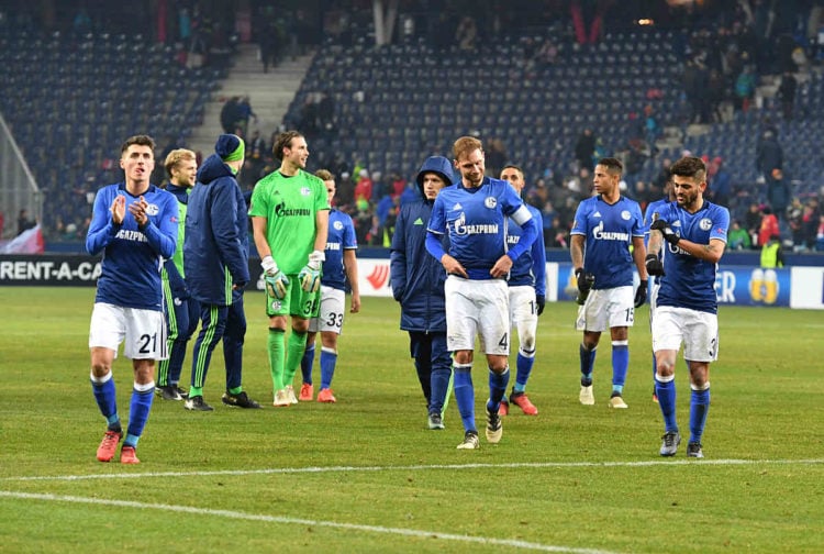 Der Schalke 04 in der Saison 2016/2017 im Heimtrikot (Foto AFP)