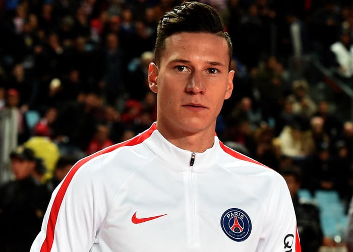 Paris Saint Germain's Neu-Spieler Julian Draxler beim Freundschaftsspiel gegen den tunesischen Club Africain am 4.Januar 2017, in Rades. / AFP PHOTO / FETHI BELAID