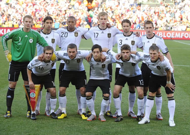 Deutschland gegen England im WM-Achtelfinale am 27.Juni 2010 at Free State stadium in Mangaung/Bloemfontein. AFP PHOTO / JOHN MACDOUGALL