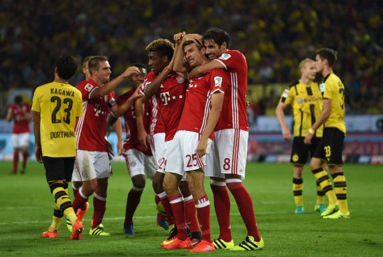 Im Supercup 2017 am Anfang der Saison konnte Bayern die Oberhand behalten. Wie wird es wohl heute Abend aussehen? / AFP PHOTO / PATRIK STOLLARZ /