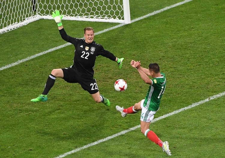 Chicharito konnte gegen Deutschland (hier: Marc-André ter Stegen im Tor) keine entscheidenden Akzente setzen. Dies soll sich im Spiel gegen Portugal ändern. Foto AFP