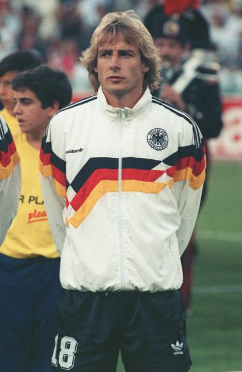 Jürgen Klinsman in der dem Trikot von 1990 fast identischen Aufwärmjacke vor dem Finale gegen Argentinien am 08. Juli 1990. Photo: AFP. AFP PHOTO / AFP PHOTO / STAFF