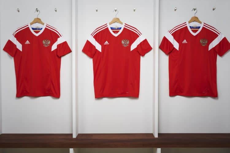 Russlands neues Heimtrikot beim Photoshooting. Photo: Adidas.