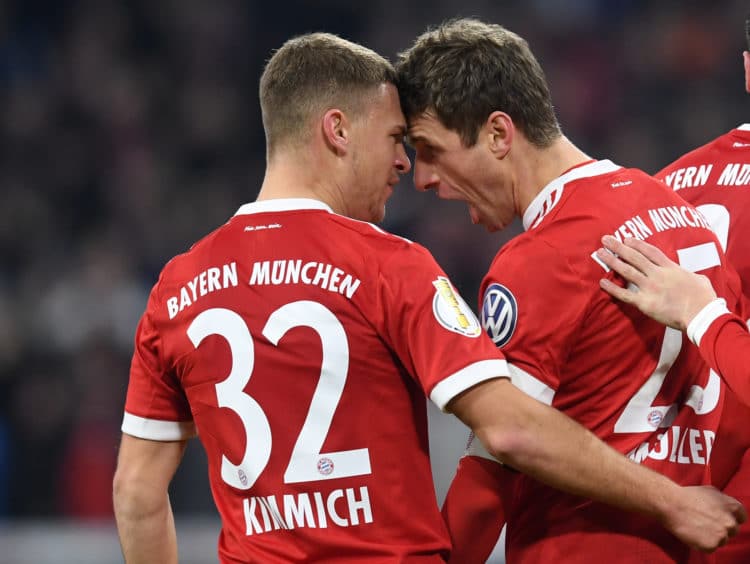 Thomas Müller und Joshua Kimmich dürfen auch bei der Fußball WM 2018 zusammen jubeln / AFP PHOTO / Christof STACHE