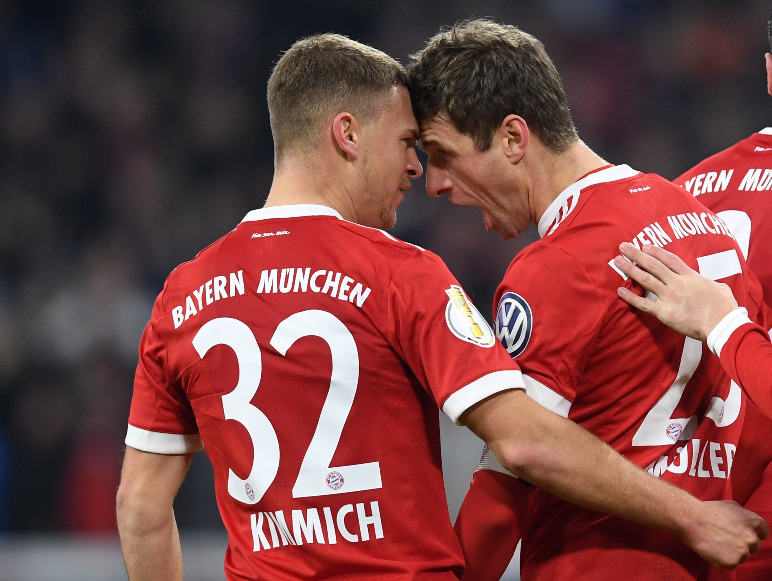 Fußball heute * FC Bayern gewinnt 4:0 * 3:1 Salzburg gegen Wolfsburg * Wer spielt heute? Wo läuft live Fußball?
