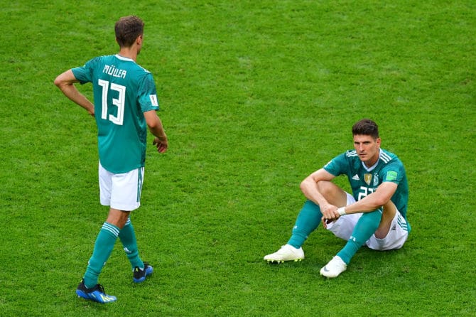 Deutschland ist bei der Fußball WM 2018 ausgeschieden! Müller und Gomez enttäuscht. / AFP PHOTO / Luis Acosta 