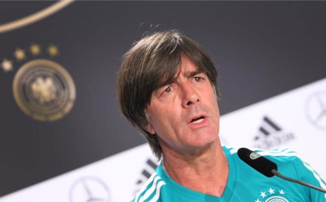 Bundestrainer Joachim Löw lässt in Zukunft Müller, Hummels und Boateng zu Hause. / AFP PHOTO / Daniel ROLAND