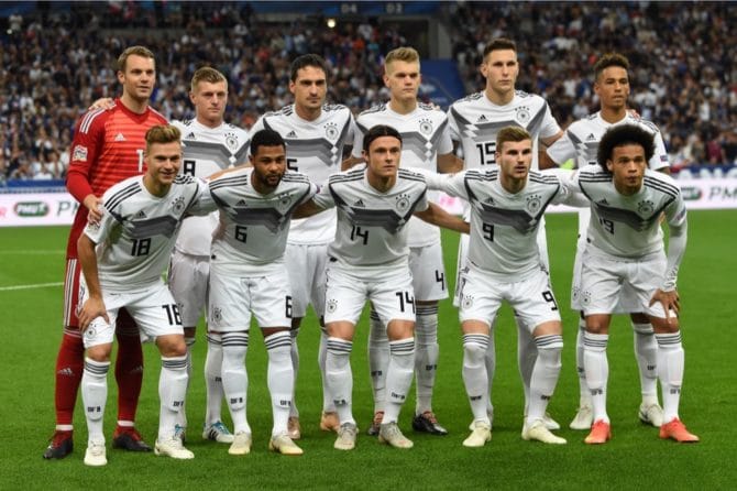 Die deutsche Aufstellung am 16.10.2018 gegen Frankreich. (Photo by Anne-Christine POUJOULAT / AFP)