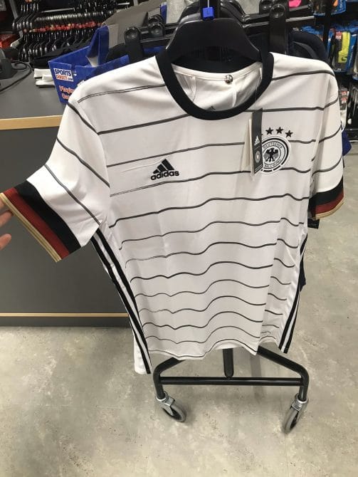 So wurde damals das neue DFB Trikot 2020 geleakt!