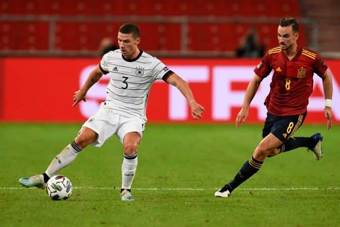 Robin Gosens feiert im DFB Trikot sein Debüt (Foto AFP)