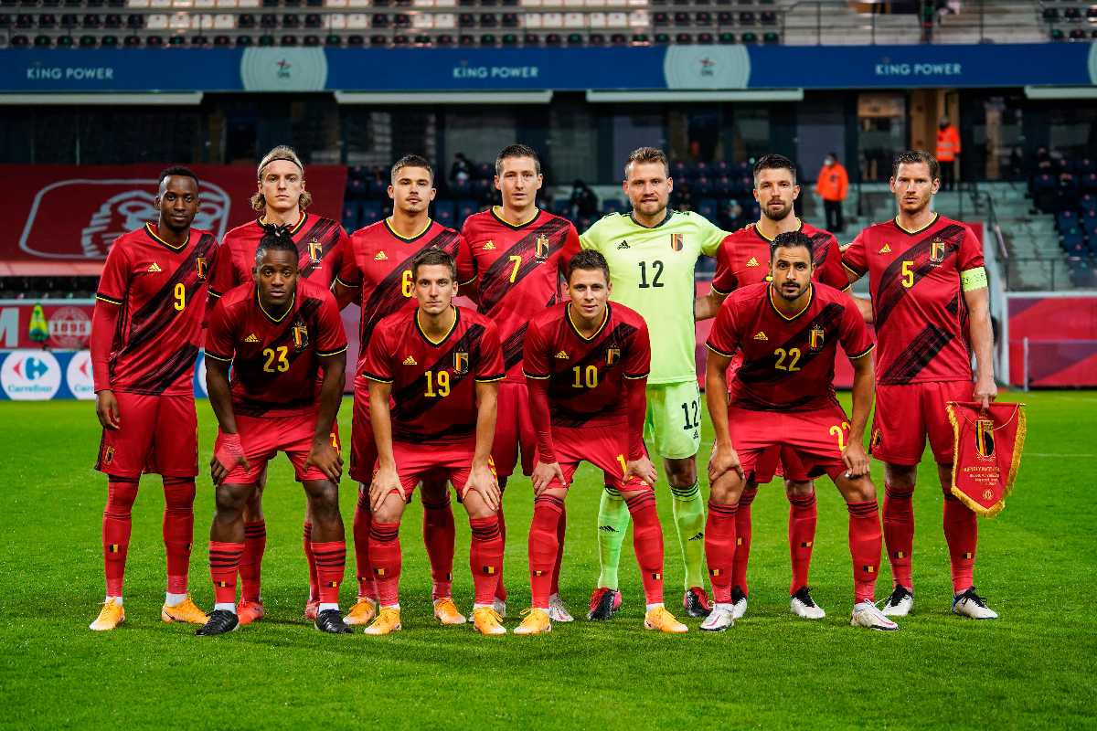 Die belgische Nationalmannschaft im neuen EM Heimtrikot 2021 (Photo by - / Royal Belgian Football Association / AFP)